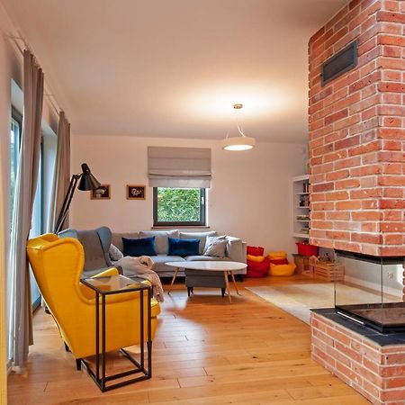 Wiselka Holiday House-1,2Km To The Beach; 5 Bedrooms, 3 Bahrooms; Fire Place. Private Sauna! 外观 照片
