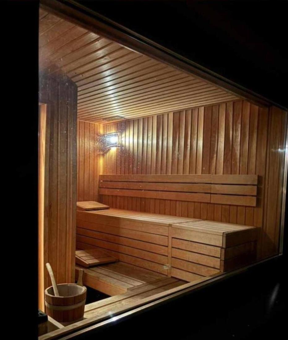 Wiselka Holiday House-1,2Km To The Beach; 5 Bedrooms, 3 Bahrooms; Fire Place. Private Sauna! 外观 照片